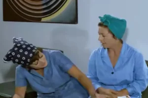 Η Φίνος Φιλμ γιορτάζει τη Γιορτή της Μητέρας με βίντεο γεμάτο αξέχαστες ατάκες – “Μην τσακώνεστε”