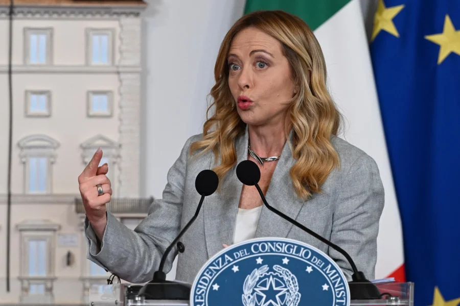 Τζόρτζια Μελόνι: Σφοδρή κριτική στις πολιτικές της ΕΕ – «Γραφειοκρατικός γίγαντας»