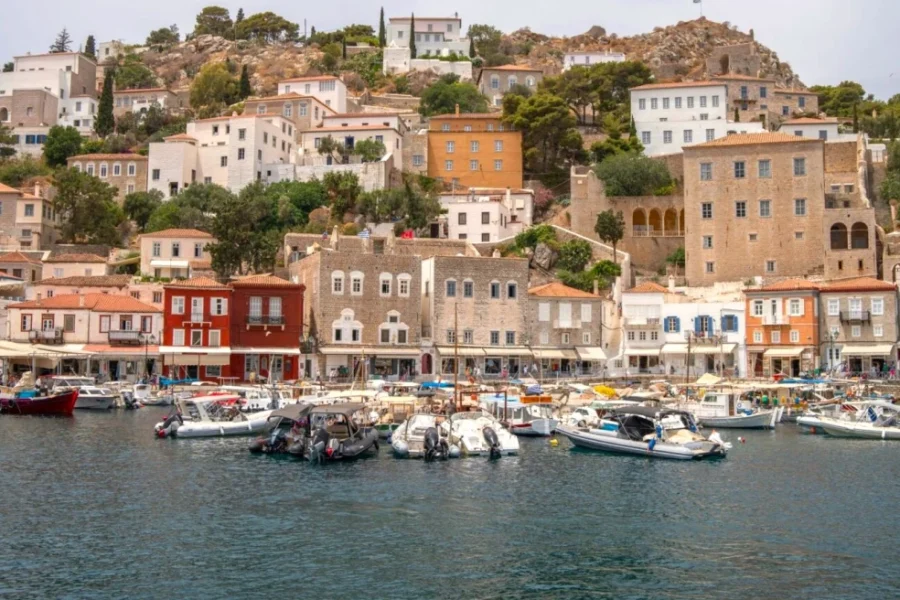 Τρεις μεθυσμένοι αλλοδαποί αναστάτωσαν την Ύδρα