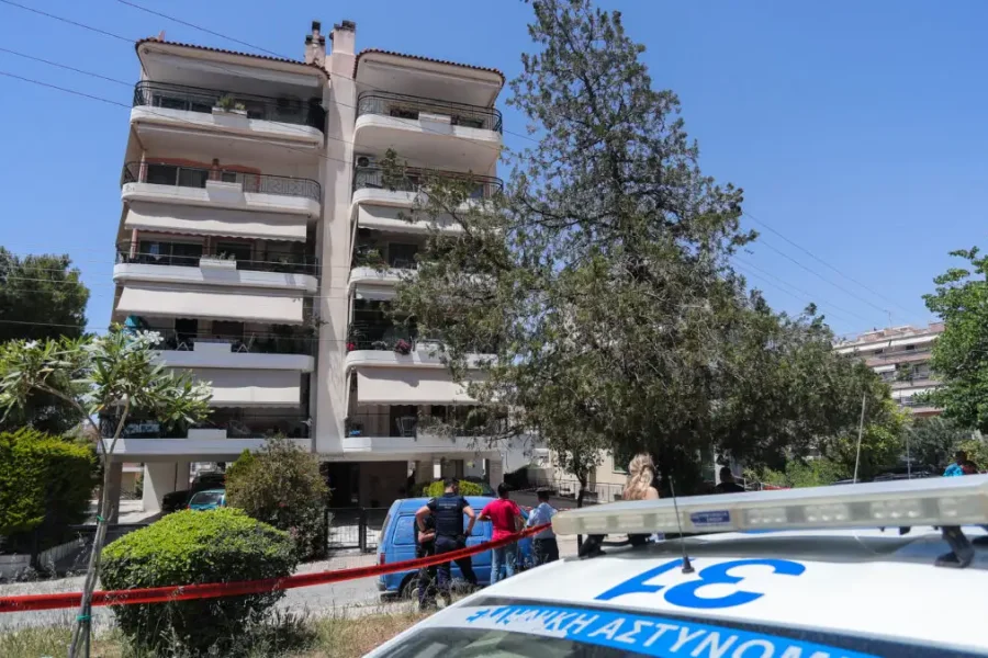 Ηλιούπολη: Οι 17χρονες άφησαν σημείωμα πριν πέσουν στο κενό – «Συγγνώμη, σας αγαπάμε πολύ»