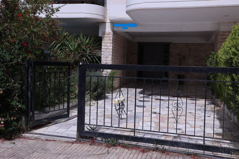 Πέθανε και η δεύτερη 17χρονη μαθήτρια που έπεσε από πολυκατοικία στην Ηλιούπολη