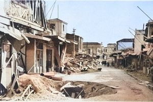Η βομβαρδισμένη λεωφόρος Καλοκαιρινού