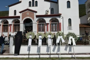 Σε κλίμα οδύνης η κηδεία του Παρασκευά Άντζα