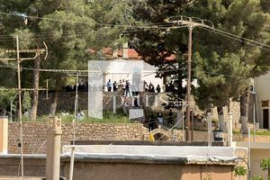 Κηδεία 21χρονου: «Στην αγκαλιά της Παναγίας δεν θα κινδυνεύσεις από κανέναν» – Συγκίνησαν τα λόγια του ιερέα