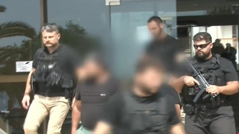 Οικογενειακή «μαφία» στην Κρήτη: Απολογούνται θείος και ανίψια από τα Βορίζια