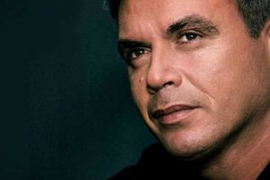 Μόνιμος τάφος δωρεά για τον αγαπημένο Μανώλη Λιδάκη – «Μια απόδοση τιμής που έχει τον χαρακτήρα του ελάχιστου»
