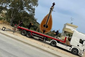 (ΦΩΤΟ – ΒΙΝΤΕΟ) Μία κρητική λύρα για ρεκόρ… γκίνες!