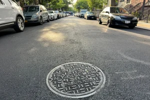 Τραγικός θάνατος για 56χρονη στη Νέα Υόρκη: Πάρκαρε και έπεσε σε ανοιχτό φρεάτιο