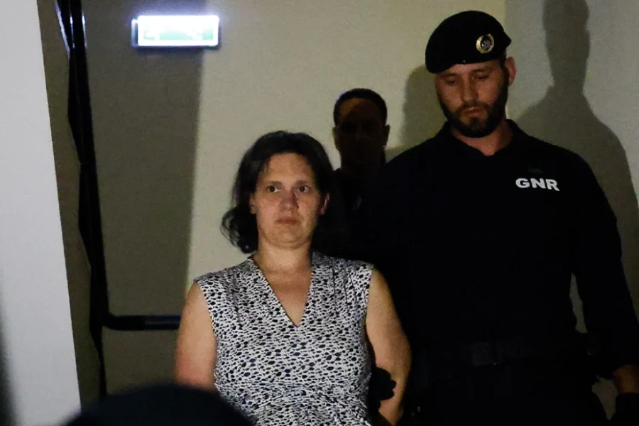 Προφυλακίστηκαν η 42χρονη και ο σύντροφός της που εγκατέλειψαν τα παιδιά στην Πορτογαλία
