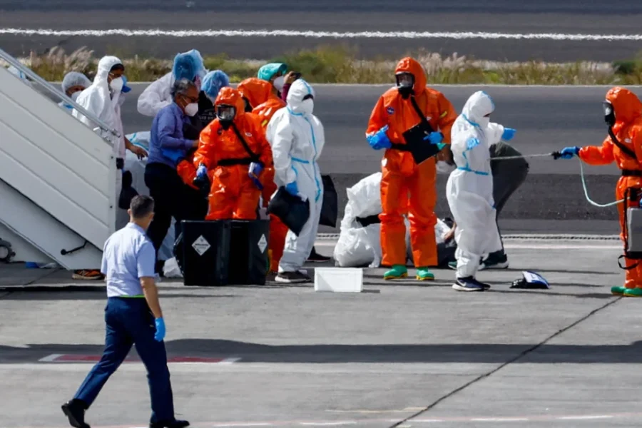 Με C130 θα μεταφερθεί ο Έλληνας επιβάτης του κρουαζιερόπλοιου που εντοπίστηκε ο χανταϊός