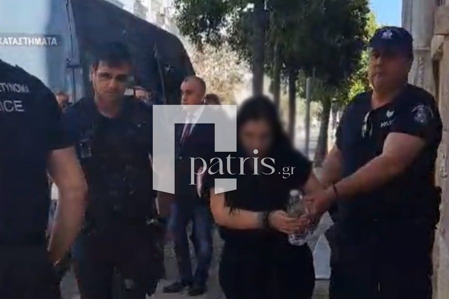 (ΦΩΤΟ – ΒΙΝΤΕΟ) Δίκη 3χρονου Άγγελου: Ύβρεις και αποδοκιμασίες από τον κόσμο κατά την αποχώρηση της μάνας από τα δικαστήρια