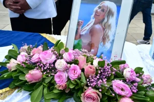 Η Γωγώ Μαστροκώστα δεν έμαθε ποτέ ότι είχε γίνει είδωλο!