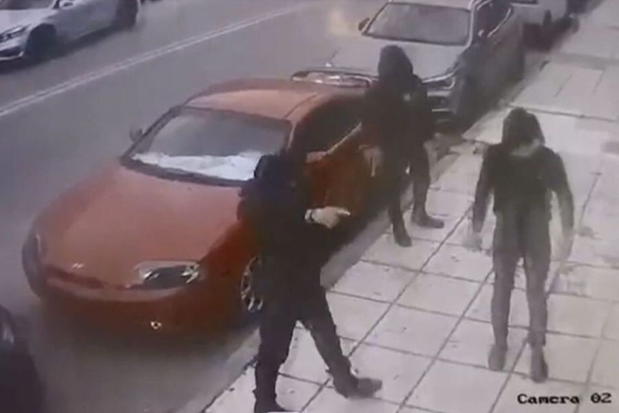 Αιματηρό επεισόδιο σε μπαρ: Ζήτημα χρόνου η παράδοση των “πρωταγωνιστών” – Η δικογραφία και το χρονικό του Πρωτομαγιάτικου μαχαιρώματας (vid)