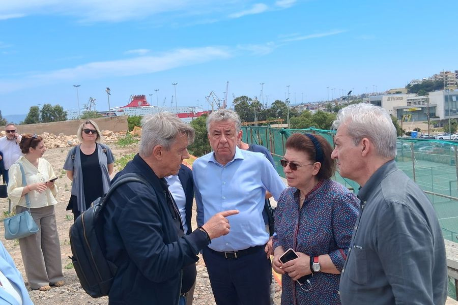 (ΦΩΤΟ- ΒΙΝΤΕΟ) Αυτοψία Λίνας Μενδώνη στα Ενετικά Τείχη Ηρακλείου