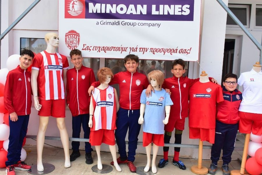 «Ταξιδεύουμε για τον αθλητισμό»: Η MINOAN LINES στηρίζει τον Παμμηλιακό Α.Σ. με δωρεά αθλητικού εξοπλισμού