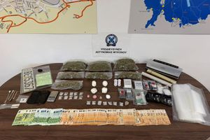 Σύλληψη 39χρονου στη Μύκονο ο οποίος κατηγορείται ότι διακινούσε ναρκωτικά