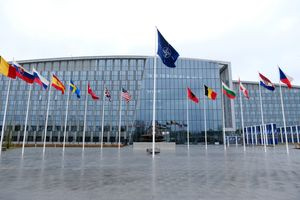 Η κρίση συνοχής του ΝΑΤΟ και η άμυνα της Ευρώπης