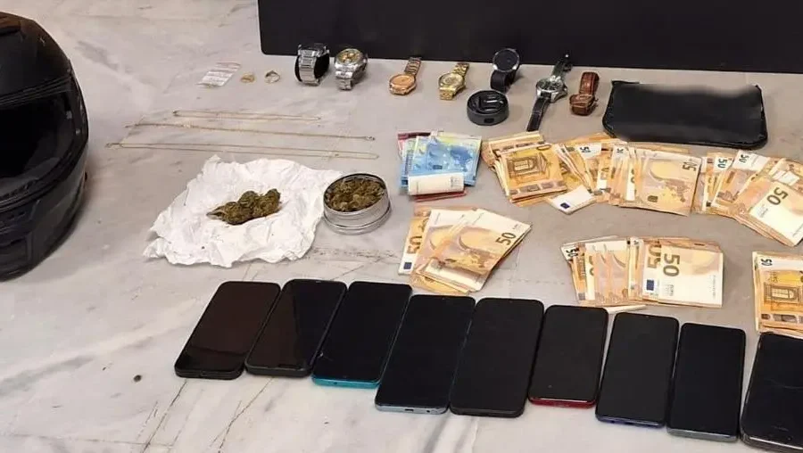 Στη φάκα “αετονύχηδες” που παρίσταναν τεχνικούς του ΔΕΔΔΗΕ με λεία 62.000 ευρώ στην Κρήτη – Είχαν διαπράξει 6 απάτες και μια απόπειρα