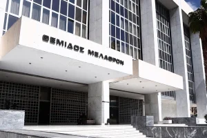 Υποκλοπές: Ο εισαγγελέας του Αρείου Πάγου Τζαβέλλας αρνείται να πάει στην Επιτροπή Θεσμών και Διαφάνειας της Βουλής