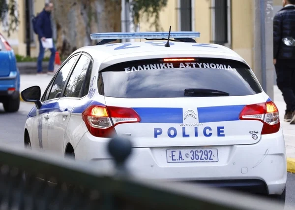 «Μπούκαρε» στο σπίτι των νοικάρηδων του και επιτέθηκε στα ανήλικα παιδιά της οικογένειας – Χειροδίκησε σε 8χρονο παιδί επειδή έκανε φασαρία