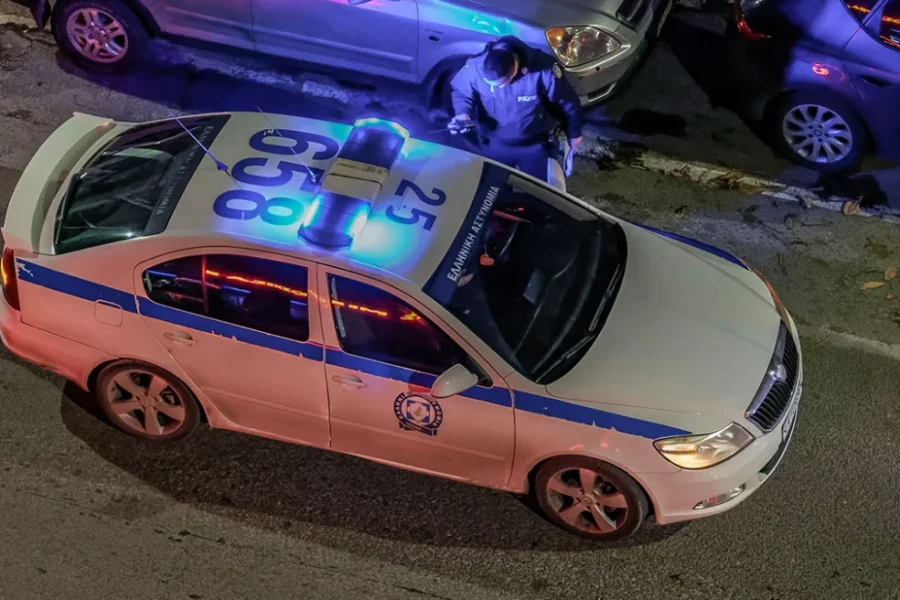 Προσήχθη ο 50χρονος σύντροφος της 24χρονης που σκοτώθηκε πέφτοντας από τον έβδομο όροφο πολυκατοικίας στον Πειραιά