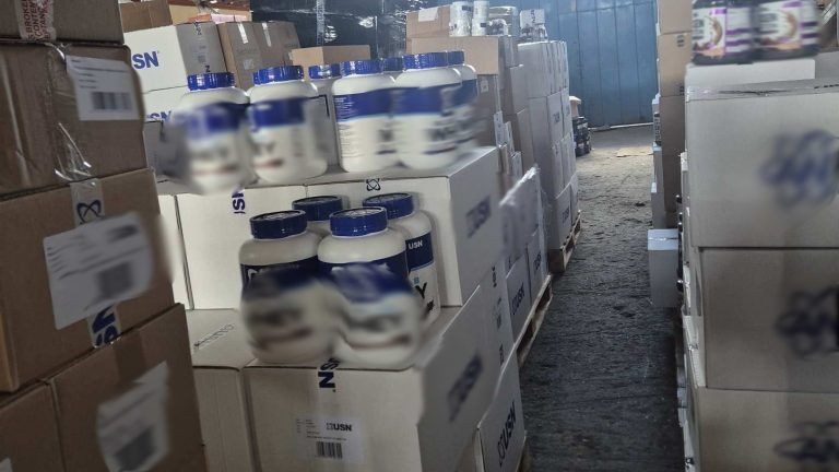 ΑΑΔΕ: Εντόπισε δίκτυο με 34.000 μη εγκεκριμένα συμπληρώματα διατροφής και μεγάλης έκτασης φοροδιαφυγή