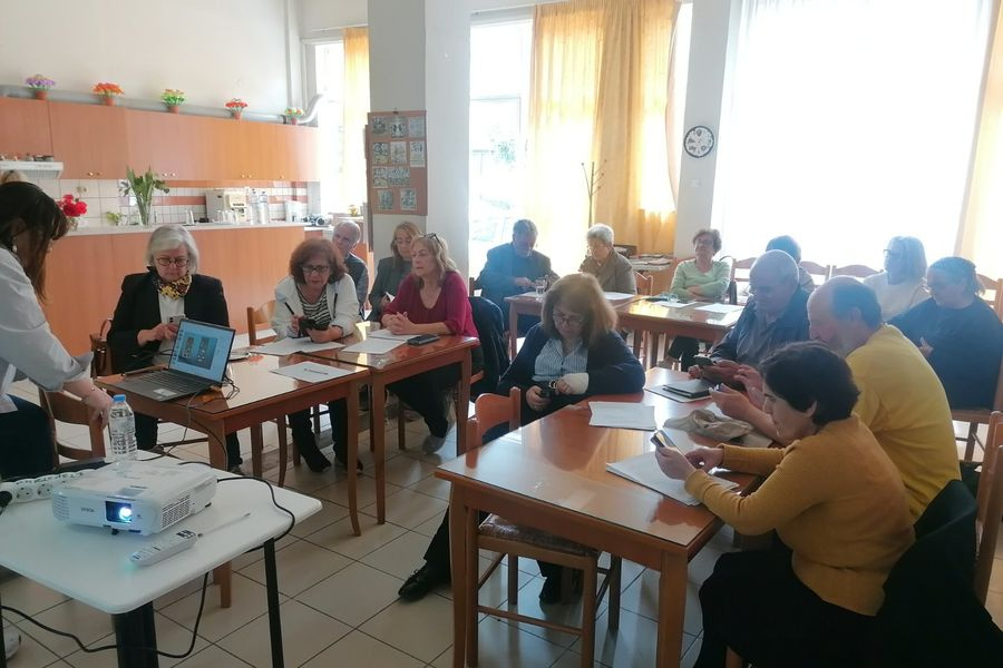 Εντατική εκπαίδευση στις νέες τεχνολογίες όσων συμμετέχουν στο πρόγραμμα Ψηφιακής Ενδυνάμωσης που υλοποιεί ο Δήμος Ηρακλείου