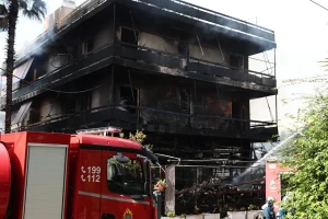 Αισθάνομαι τυχερός που δεν υπήρξαν θύματα, λέει ο ιδιοκτήτης της επιχείρησης που κάηκε στο Ίλιον