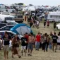 Γαλλία: Παράνομο ρέιβ πάρτι με 20.000 άτομα σε στρατιωτικό πεδίο βολής