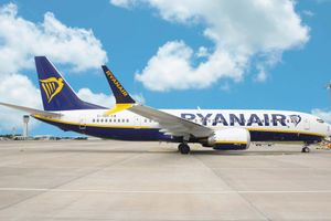 Η Ryanair κλείνει τη βάση 3 στη Θεσσαλονίκη τον χειμώνα του 2026 και αναστέλλει τις λειτουργίες της σε Ηράκλειο και Χανιά