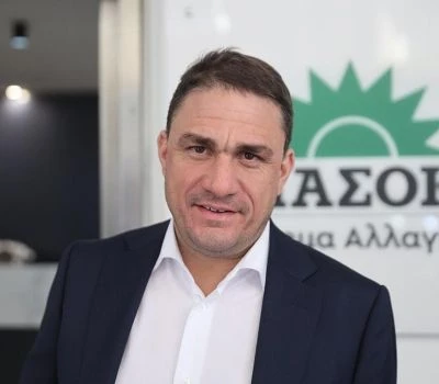 Τσουκαλάς: Ο Μητσοτάκης ακολουθεί τις θέσεις του ΠΑΣΟΚ όταν πιέζεται