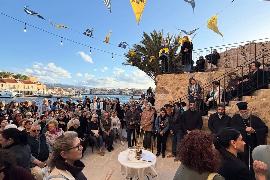 Χανιά: Τιμήθηκε ο Άγιος Νικόλαος στο γραφικό εκκλησάκι του Ενετικού Λιμανιού