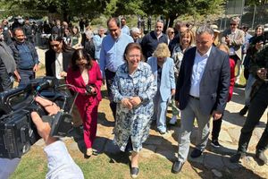 Αναμνηστική πινακίδα στην Αρχαία Ζώμινθο – Λ. Μενδώνη: Πολύ σημαντική εθνική επιτυχία η ένταξη των μινωικών ανακτορικών κέντρων στον κατάλογο της UNESCO