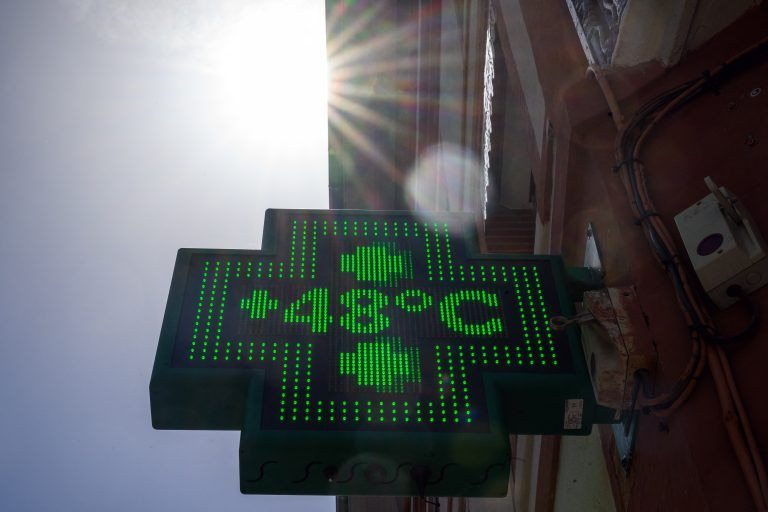Η Τετάρτη καταγράφεται ως η πιο ζεστή ημέρα στην ιστορία της Γαλλίας