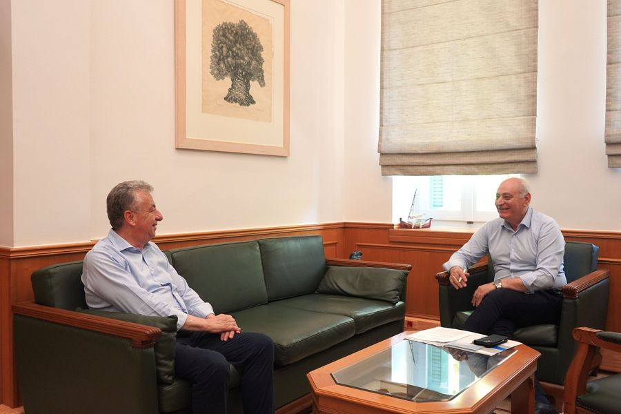 Συνάντηση εργασίας του Περιφερειάρχη Κρήτης με τον Δήμαρχο Βιάννου