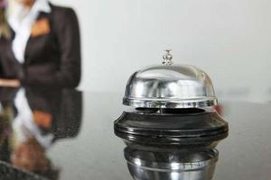 ΠΟΕΕΤ για ξενοδοχοϋπαλλήλους: Από σήμερα αυξάνονται οι βασικοί μισθοί κατά 2%