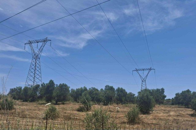 Γραμμή Χανιά – Δαμάστα: Οι πυλώνες, οι επιστήμονες και η αλήθεια που δεν ακούστηκε ολόκληρη