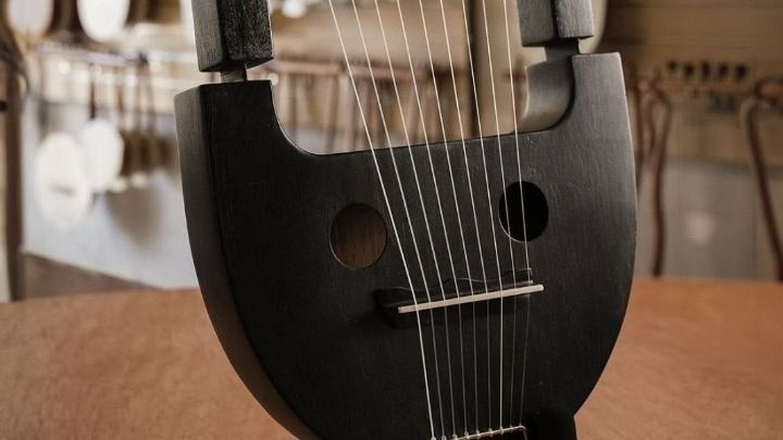 Η αρχαία ελληνική λύρα στο BBC και στο Guildhall School of Music & Drama του Λονδίνου
