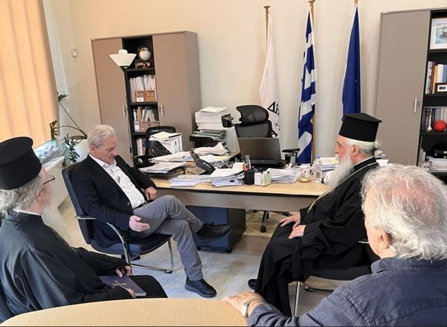 Επίσκεψη του Σεβασμιώτατου Αρχιεπισκόπου Σινά Συμεών στον Δήμαρχο Ηρακλείου Αλέξη Καλοκαιρινό