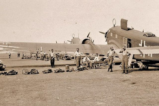Χαράλαμπος Σειραδάκης (1886-1970)