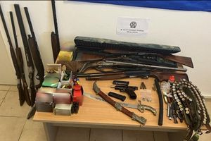 Μπαλωθιές στο Ηράκλειο: Στα χέρια της ΕΛ.ΑΣ. 5 άτομα και βαρύς οπλισμός – Κατασχέθηκε μέχρι και πιστόλι-στυλό