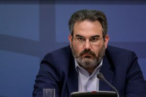 Ποιος είναι ο Ευθύμιος Μπακογιάννης που παραιτήθηκε από το υπ. Περιβάλλοντος εξαιτίας του κυκλώματος των Πολεοδομιών