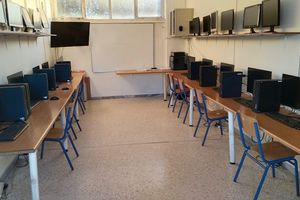 Ενίσχυση των σχολικών υποδομών στο Μαλεβίζι με νέο ηχητικό εξοπλισμό και αναβάθμιση εργαστηρίου πληροφορικής