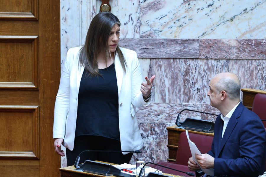 Και τρίτη αναβολή με ψήφους και βουλευτών της ΝΔ για τις άρσεις ασυλίας της πέτυχε η Κωνσταντοπούλου
