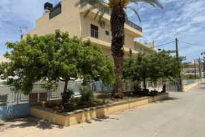Συνεχίζονται σε διάφορα σημεία του Δήμου Ηρακλείου οι εργασίες συντήρησης και καλλωπισμού του πρασίνου