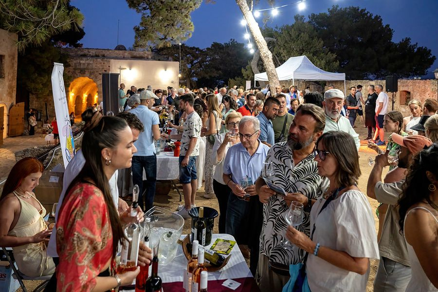 Η μεγάλη γιορτή του κρητικού κρασιού στο Ρέθυμνο