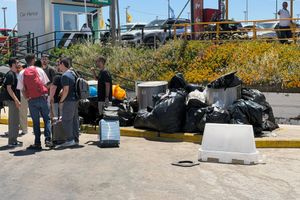 Τουριστικοί πράκτορες: Προσέλαβαν προσωπικό για τα σκουπίδια στο αεροδρόμιο-Ο καθαρισμός από τον Δήμο δεν επαρκούσε