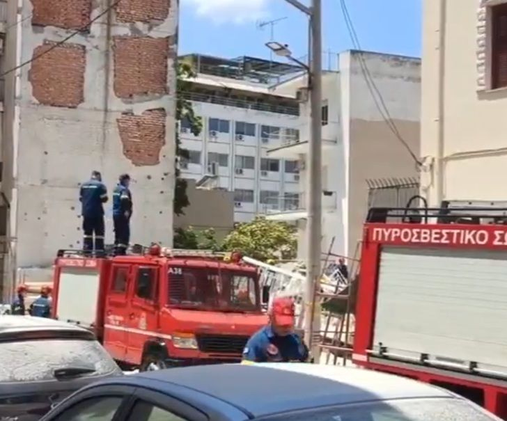 Πετράλωνα κατάρρευση πολυκατοικίας: Εντοπίστηκαν οι τέσσερις αγνοούμενοι εκτός κτιρίου
