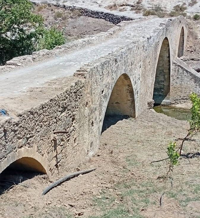 Ολοκληρώθηκαν σχεδόν στο σύνολο τους οι εργασίες αποτύπωσης του ιστορικού πέτρινου γεφυριού “Παλιοκαμάρα” στο Δεμάτι