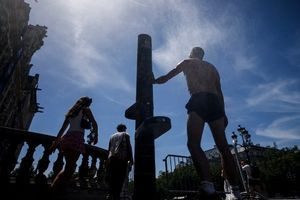 Καύσωνας στην Ευρώπη: 150 εκατ. άνθρωποι θα αντιμετωπίσουν σήμερα θερμοκρασίες άνω των 35 βαθμών